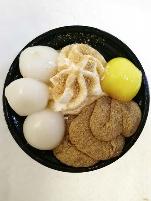 わらび餅＆白玉くりぃむぜんざいの中