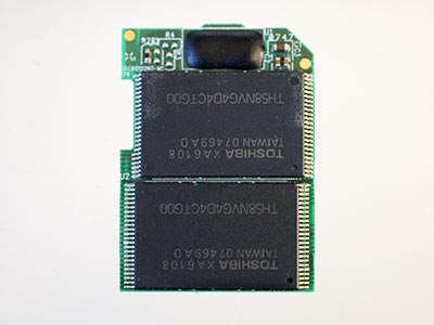 SDカード内部の部品